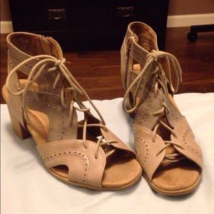 new never worn small heal sandals woman's size 8